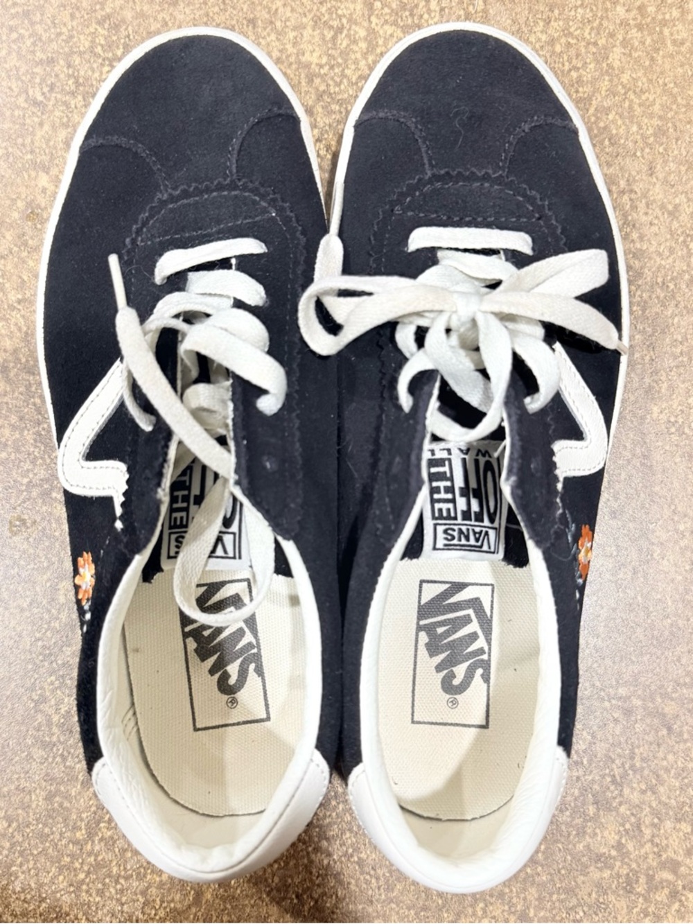 Vans Sport Low Trainers in Black Floral Embroidered Women’s Size 8.5 - Picture 7 of 8